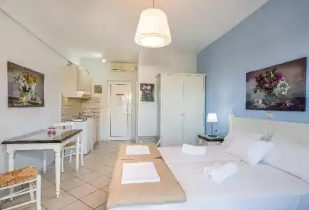 Stamatakis Boutique Studios - 153