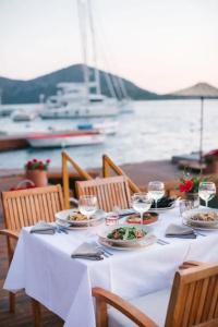 Karia Bel - Adult Only +12 - 30