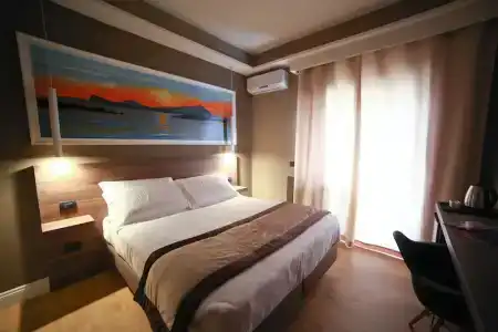 7th Floor Suite - 79