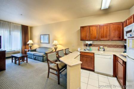 Staybridge Suites Laredo, An Ihg - 9