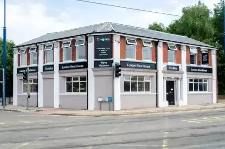 Trivelles - Manchester - Cross Lane - 0