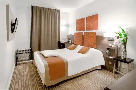 Kyriad Chambéry Centre - Hôtel et Résidence - 69