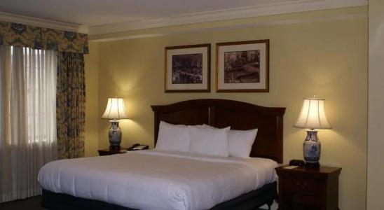 Columbia Club - 4