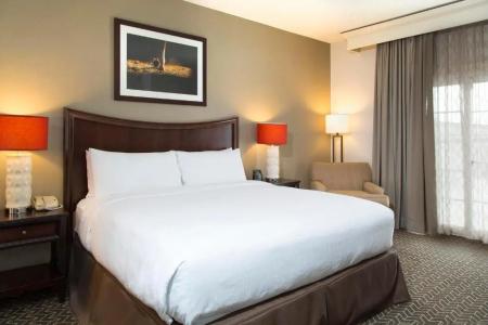 DoubleTree Suites by Hilton - 36