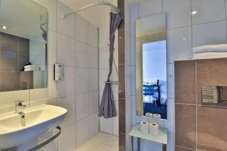 Kyriad Frejus - Centre - 80