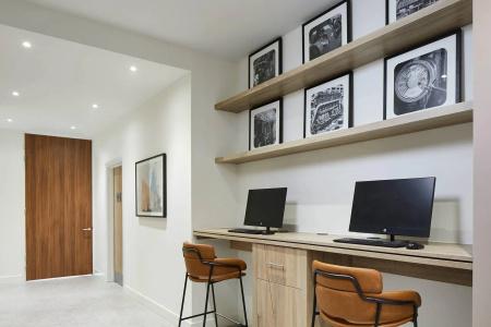 Courtyard by Marriott London City Airport - 17
