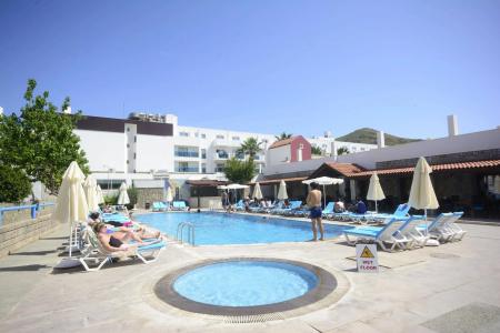 Tiana Beach Resort - 10