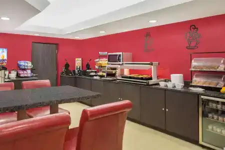 Ramada by Wyndham Miami Springs/Miami International Airport - 8