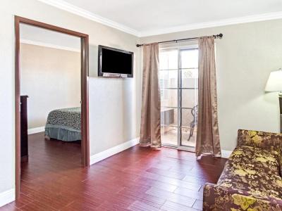 Cabana Inn & Suites - 15