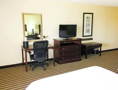 Hampton Inn - 43
