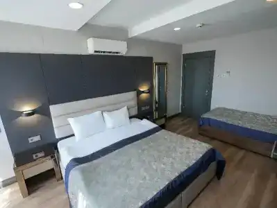 A Palace Suites - 90