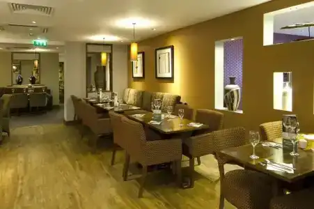 Premier Inn Waterloo - 13