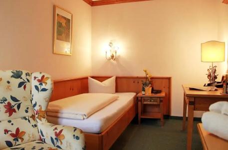 Post-Hotel - 4