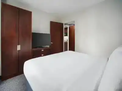 Courtyard by Marriott Waikiki Beach - 31