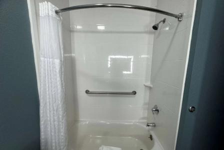 Microtel Inn & Suites by Wyndham College Station - 46