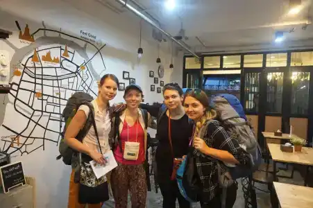 Feel Good Bangkok Hostel - 21