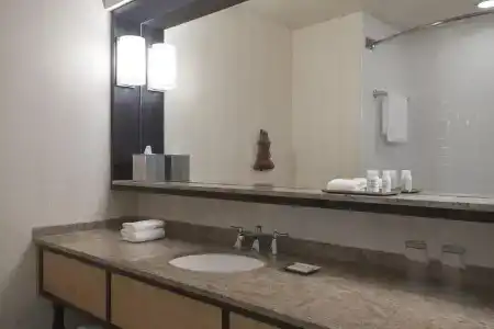 Renaissance New Orleans Arts Warehouse District - 8