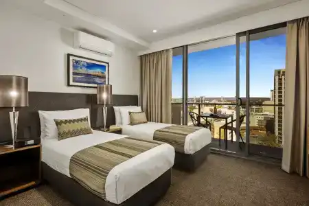 Quest East - 4