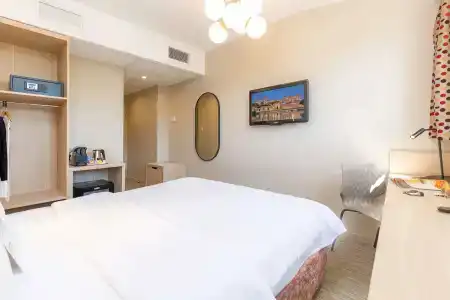 Kyriad Avignon - Palais des Papes - 75