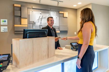 Holiday Inn Express & Suites - St. Petersburg - Madeira Beach, an IHG - 30
