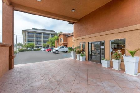 Quality Inn & Suites Oceanside Near Camp Pendleton - 16