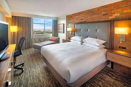 Doubletree by Hilton Airport, ON - 58