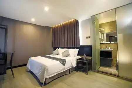 Ibis North Point - 110