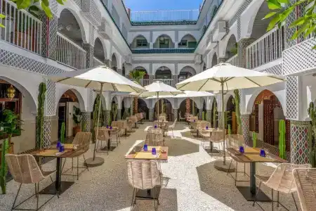 Riad Diana - 10