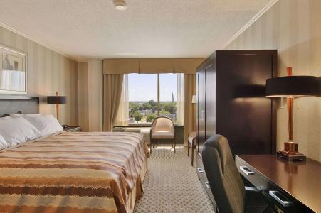 Ramada by Wyndham Downtown & Conference Center - 3