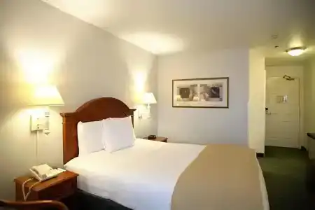 Baymont INN & Suites by Wyndham - 49