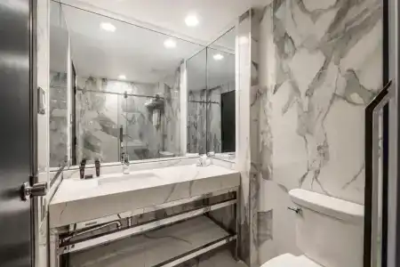 Empire Suites - 41
