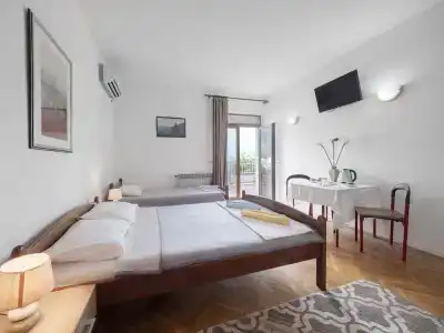 Guest House Madra - 8