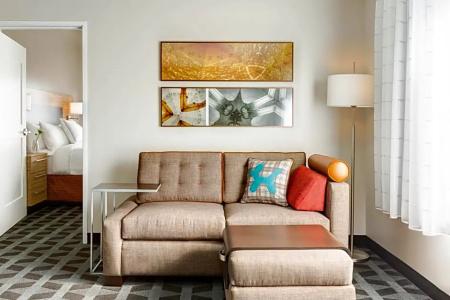 TownePlace Suites by Marriott Orlando Airport - 50