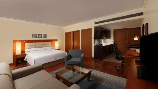 Hilton Bangalore Embassy GolfLinks - 96