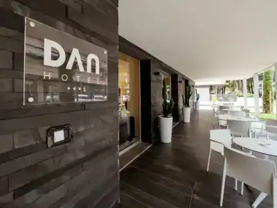 Dan - 27