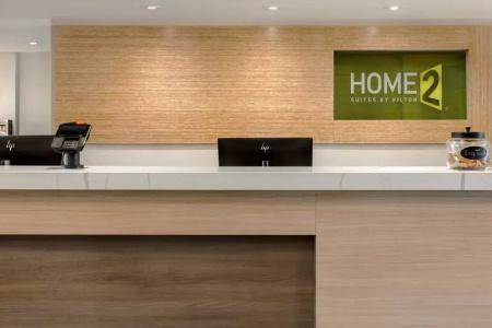 DoubleTree by Hilton - 1