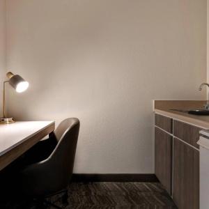 SpringHill Suites by Marriott - 42