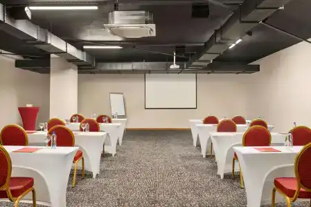 Ramada Plaza By Wyndham - 12