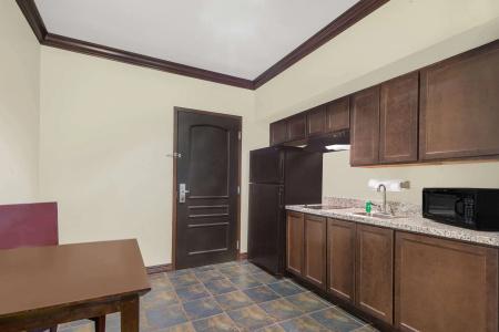 Hawthorn Suites by Wyndham - 22