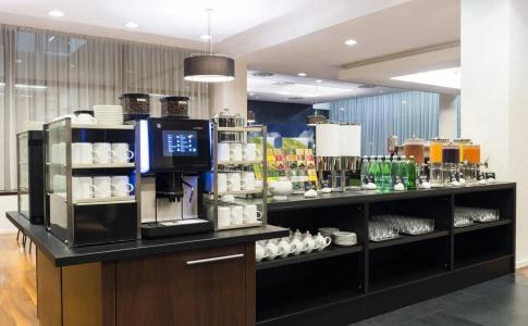 Courtyard by Marriott Prague Airport - 12