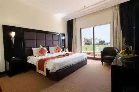 Royal Beach & Resort - 8