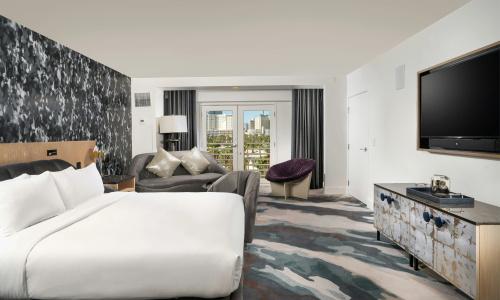 Virgins Las Vegas, Curio Collection by Hilton - 40