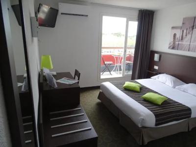 Brit Opal Centre Port - 61