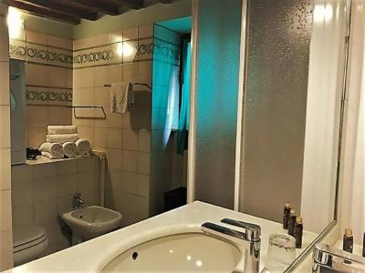 Regis Condo - 210