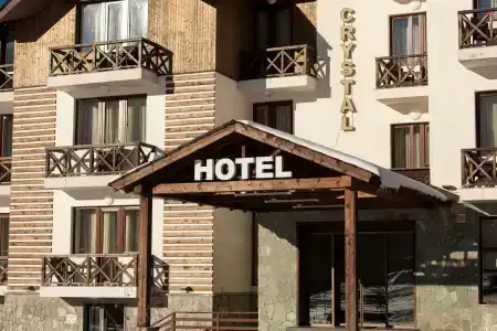 Crystal & SPA - 1