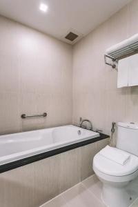 Adelphi Suites Bangkok - Sha Extra Plus - 67