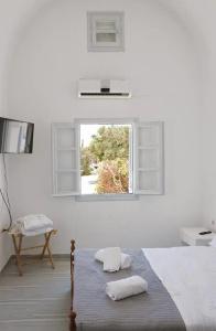 Phaos Santorini Suites - 37