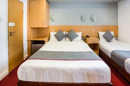 Oyo London Guest House - 63
