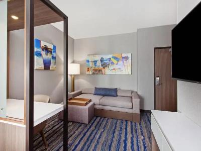 SpringHill Suites by Marriott Orange County - 36