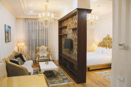 Royal Residence - 266
